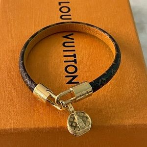 Louis Vuitton Tribute Bracelet sz 19